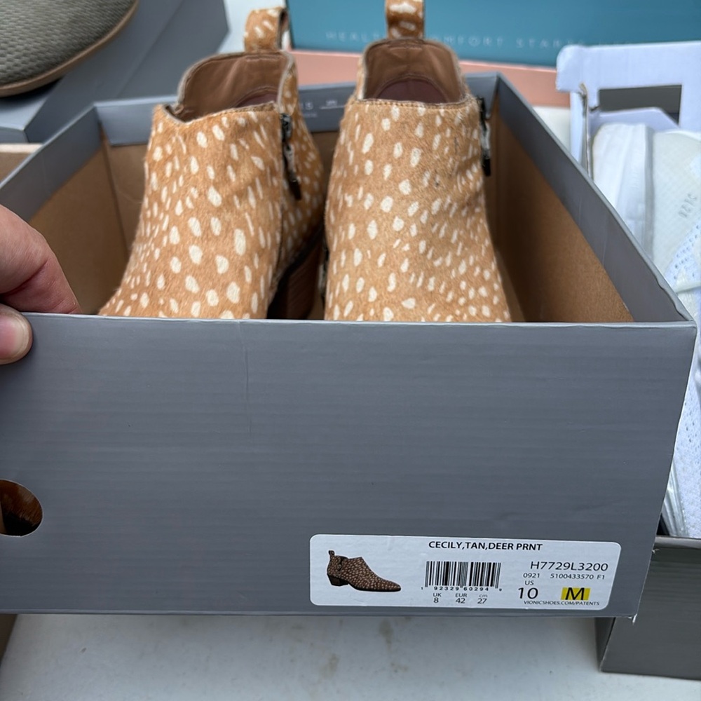 Vionic Animal print booties